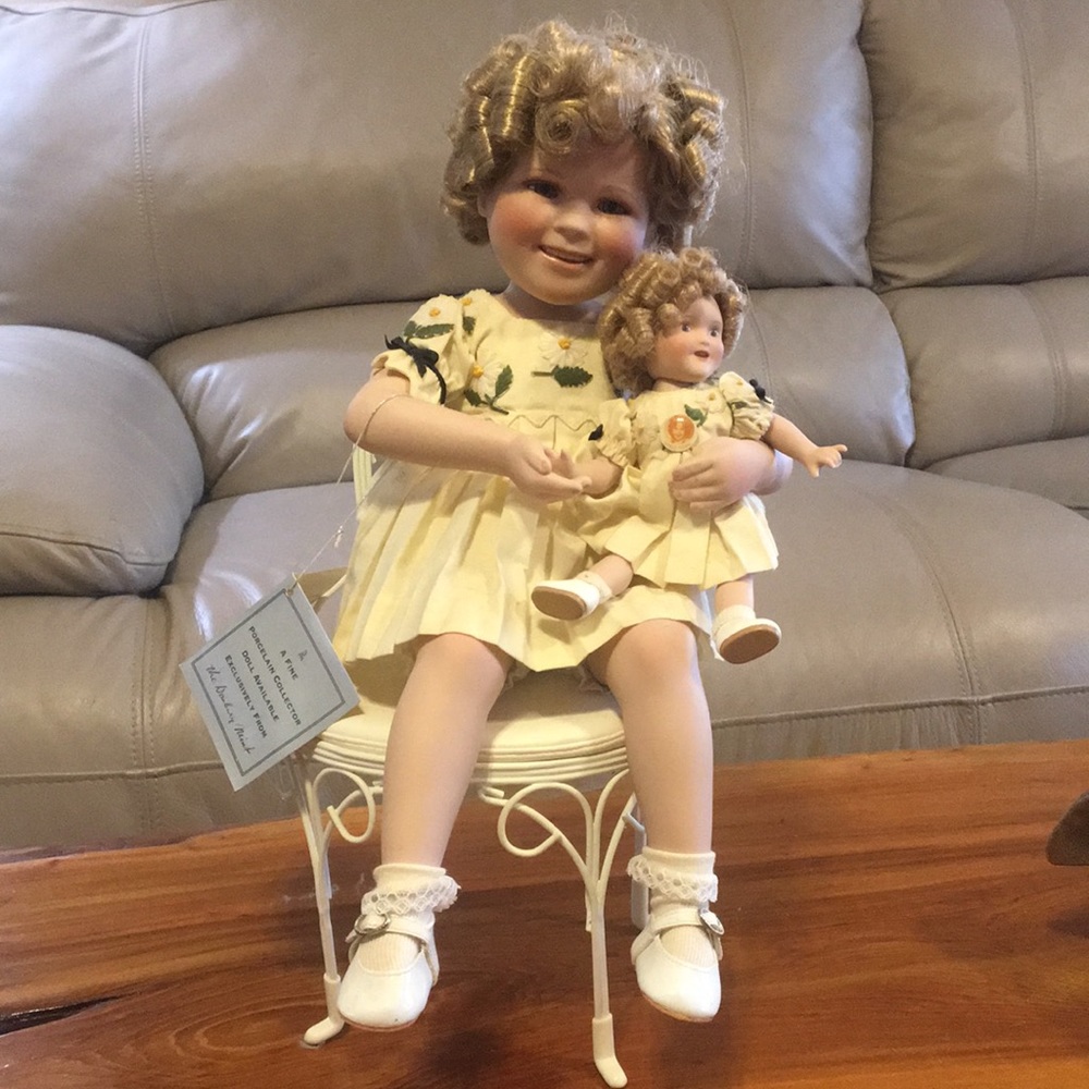 Shirley Temple! Beautiful porcelain collector doll exclusively from Danbury Mint